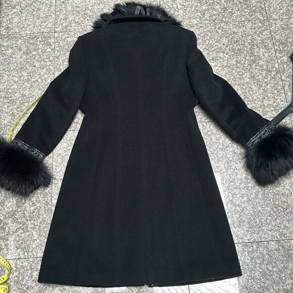 St. John Cashmere and Fox fur trim Coat - Picture 14 of 15